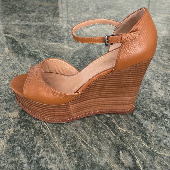 Tan Wedge Sandals — Brooks Brothers - Picture 6 of 9